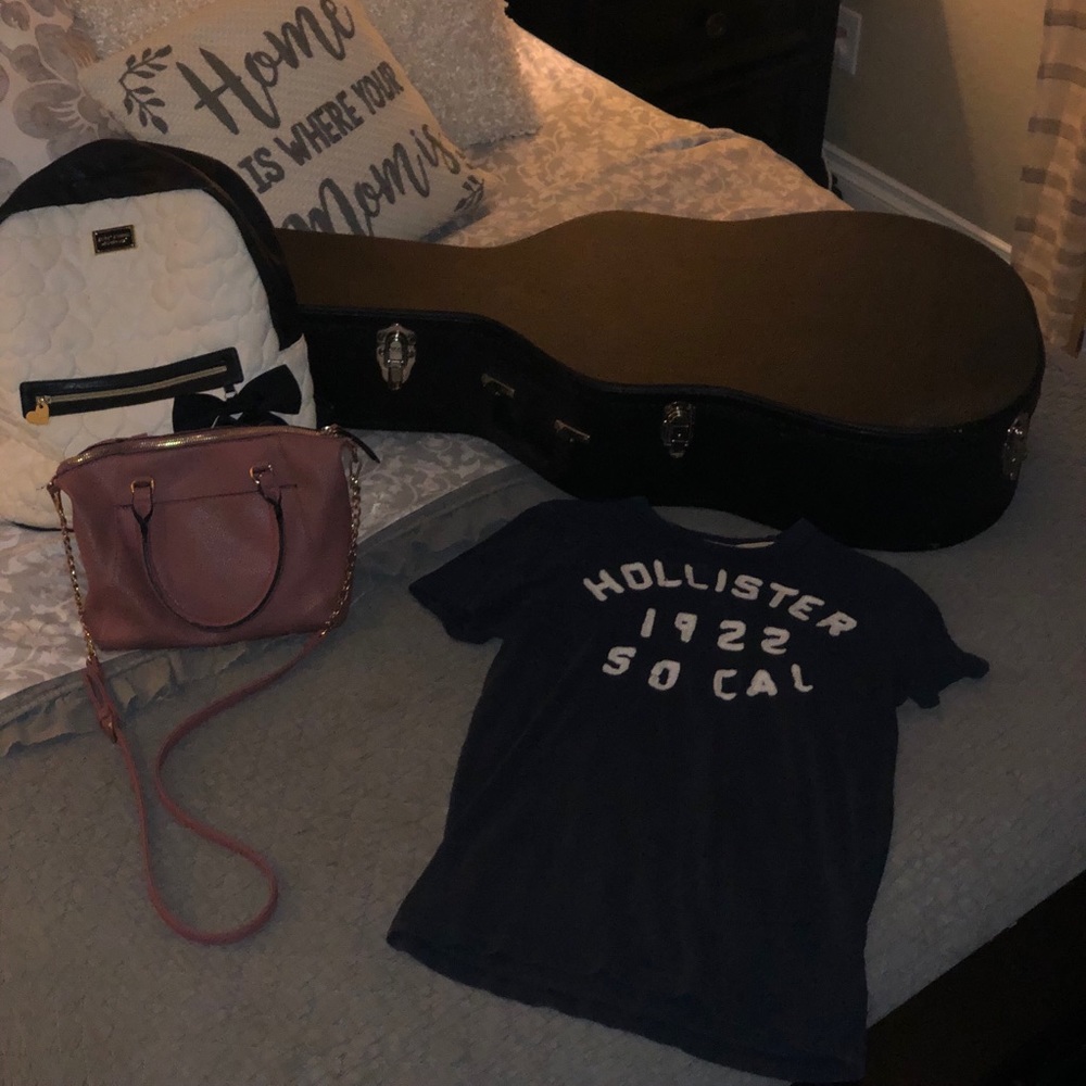 Hollister Tee